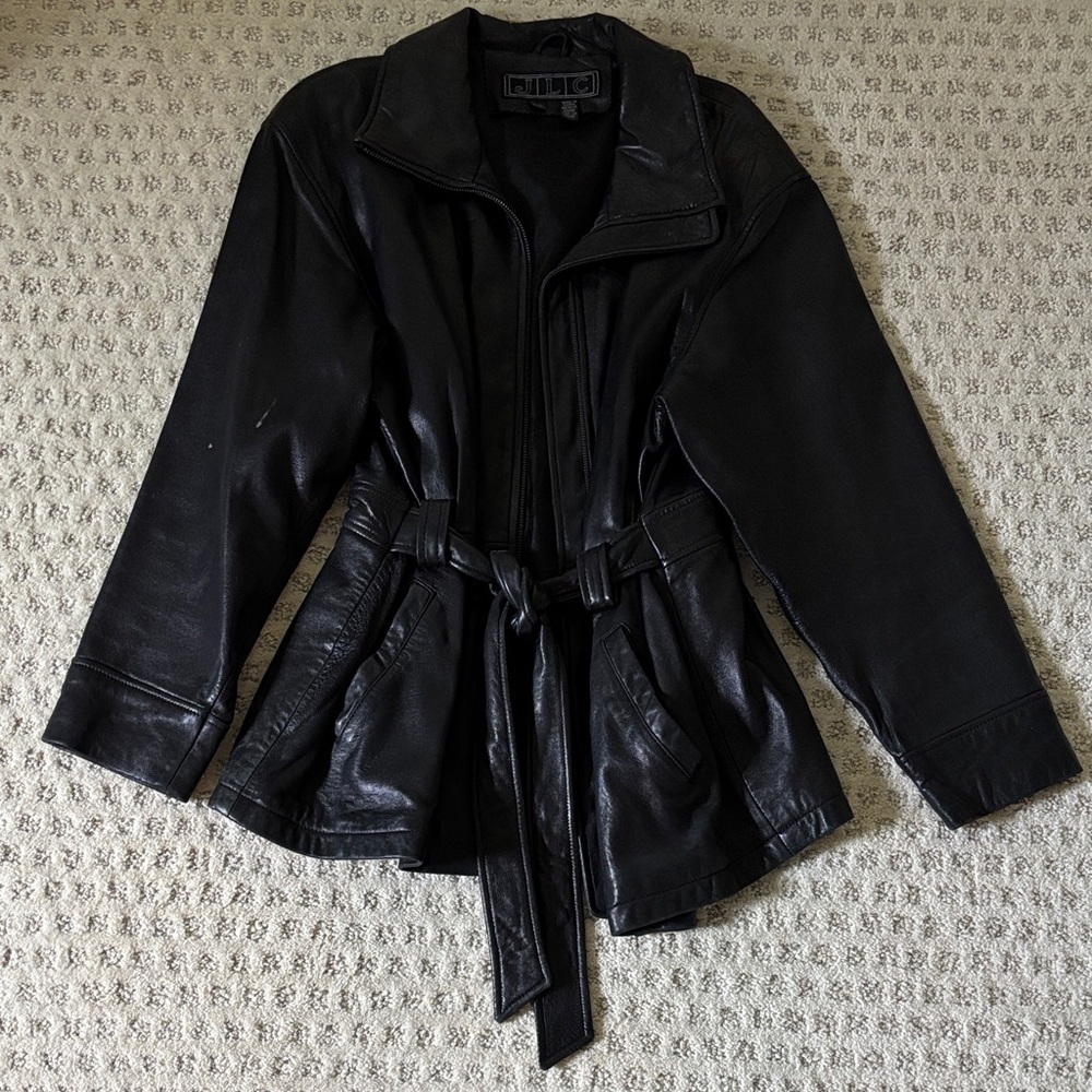 Elegant Black 100% Leather Women's Jacket